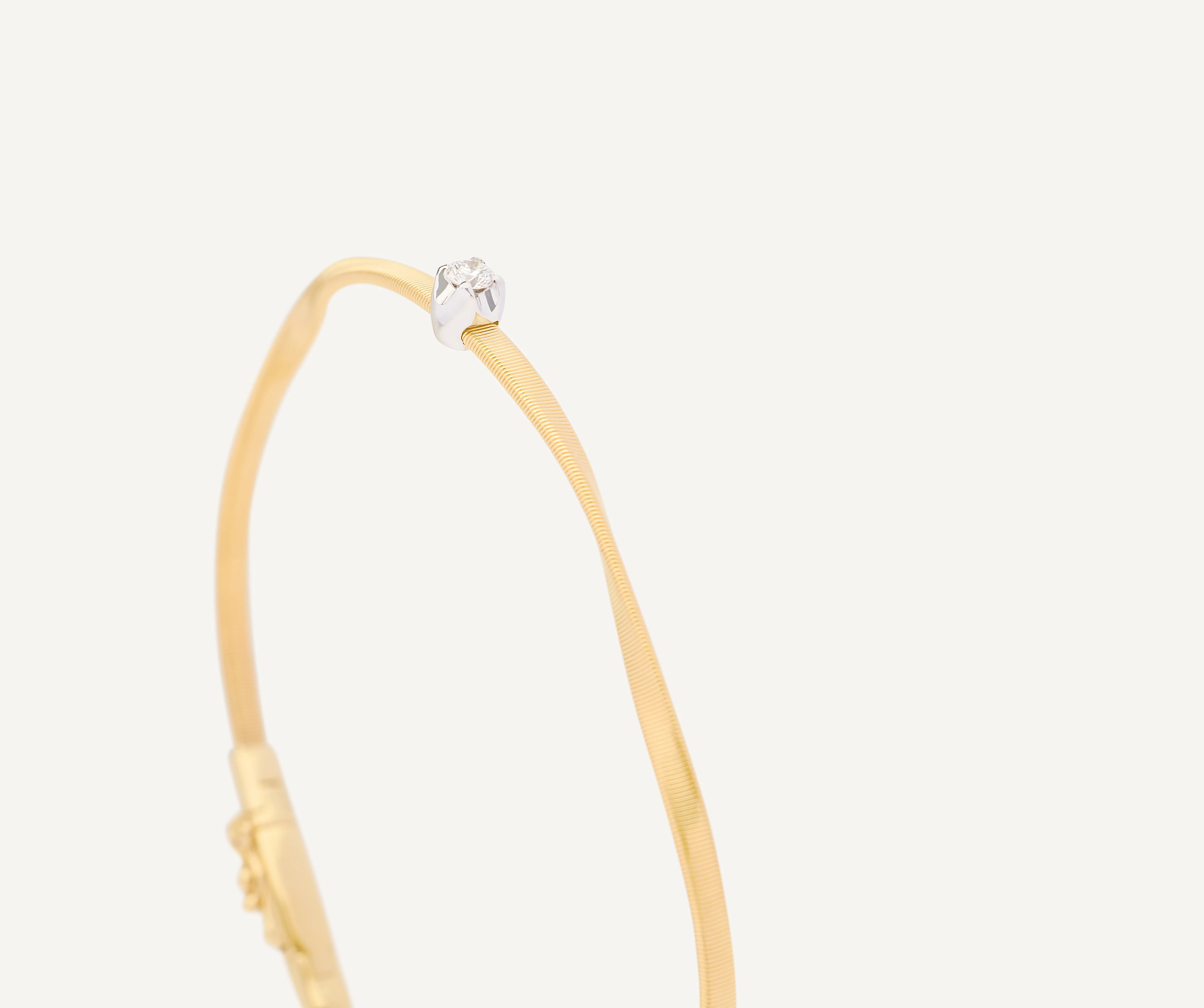 18K Yellow Gold Coil Bangle a Diamond Station, 2mm - Image 3