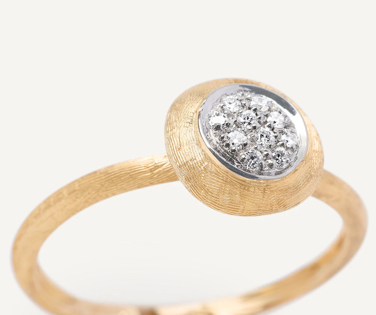 18K Yellow Gold Ring with Diamonds - Image 3