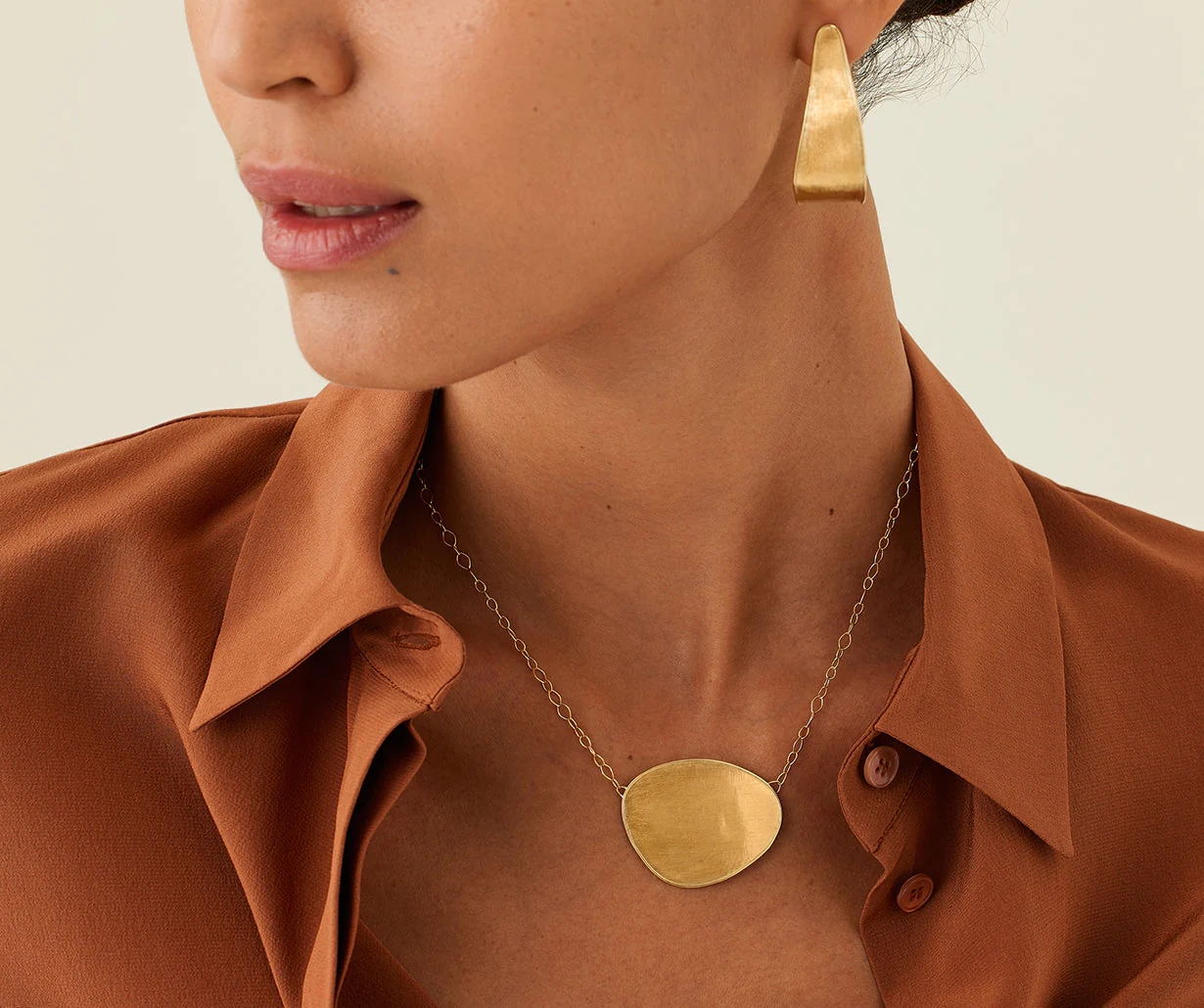 18K Yellow Gold Medium Petal Pendant Necklace, 16.5"-18" - Image 2