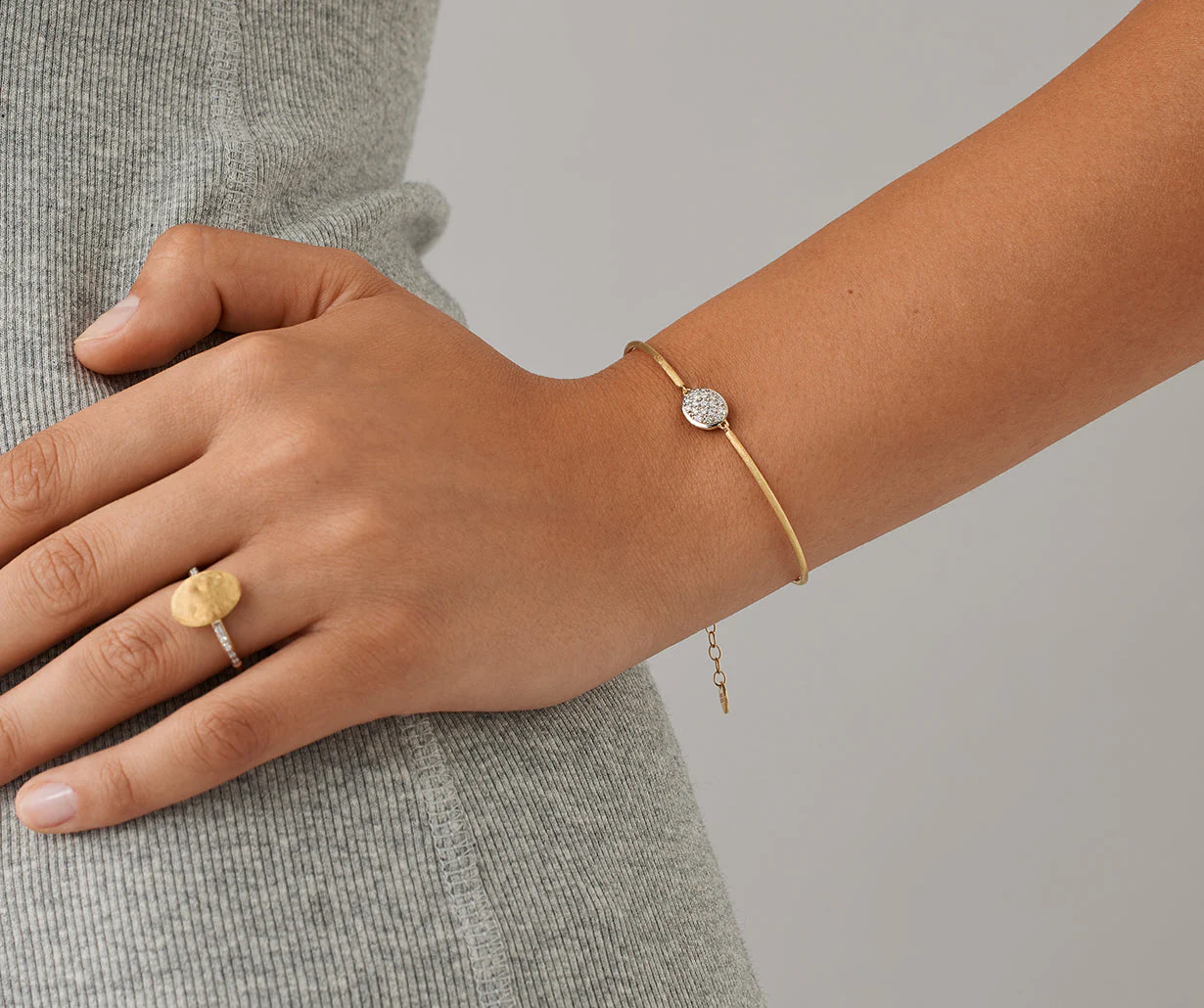 18K Yellow Gold Semi-Rigid Bangle with Diamonds - Image 2