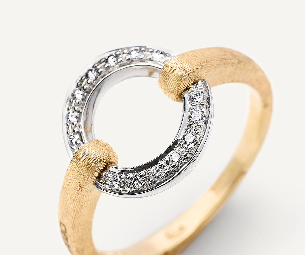 18K Yellow Gold Ring with Diamond Circle - Image 3